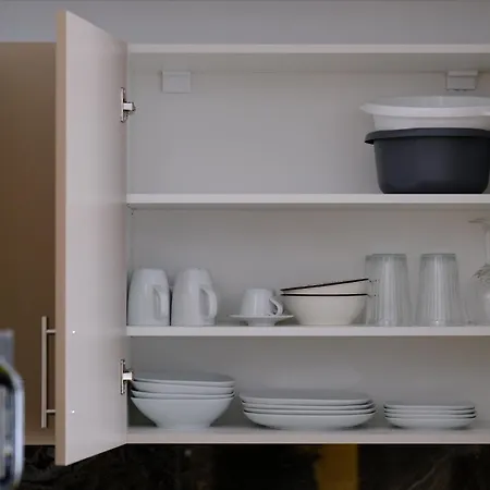 Eva House 1 * Δράμα