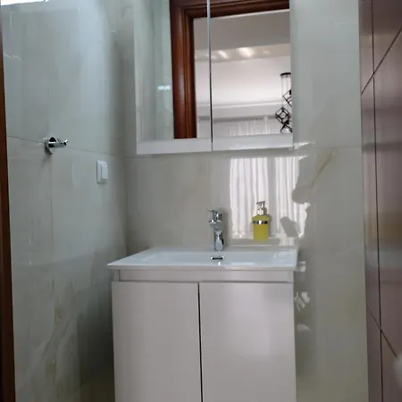 Eva House 1 * Δράμα