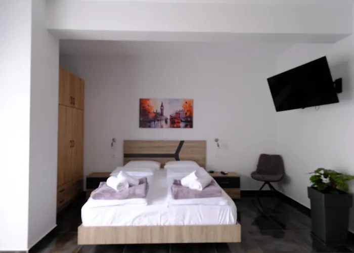 Eva House 1 *